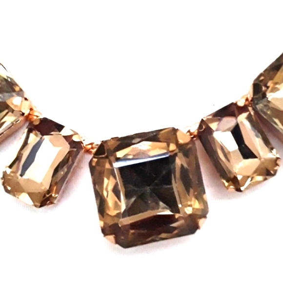 GOLDTONE WITH YELLOW CRYSTAL NECKLACE - Picture 3 of 8